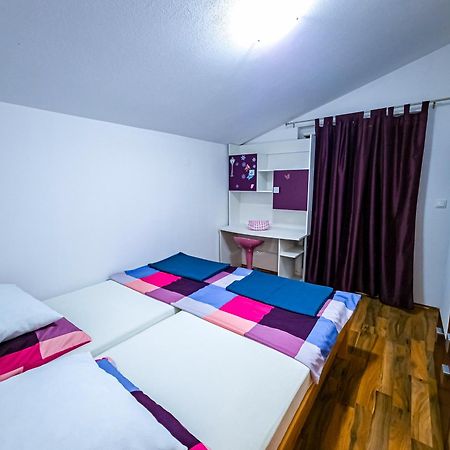 טרוגיר Apartments Mani מראה חיצוני תמונה