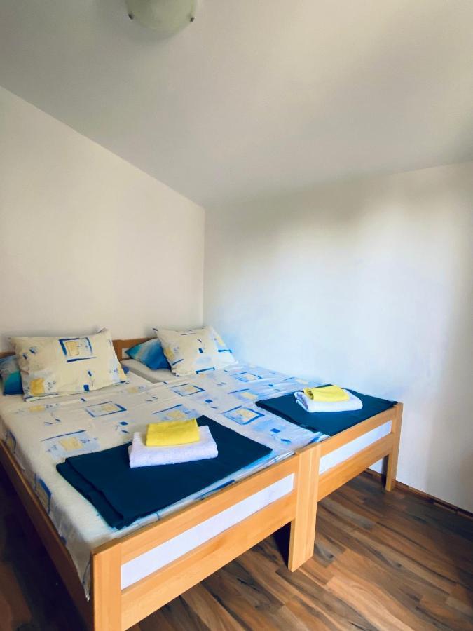 טרוגיר Apartments Mani מראה חיצוני תמונה