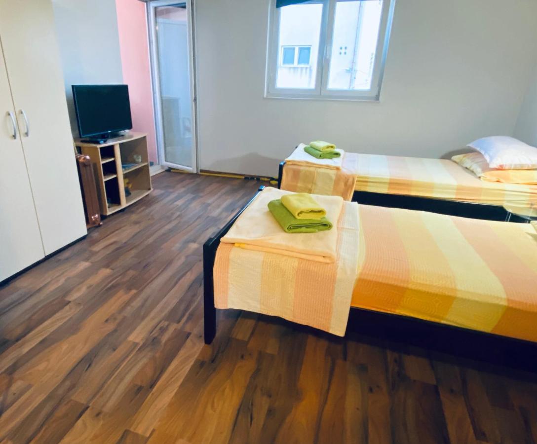 טרוגיר Apartments Mani מראה חיצוני תמונה