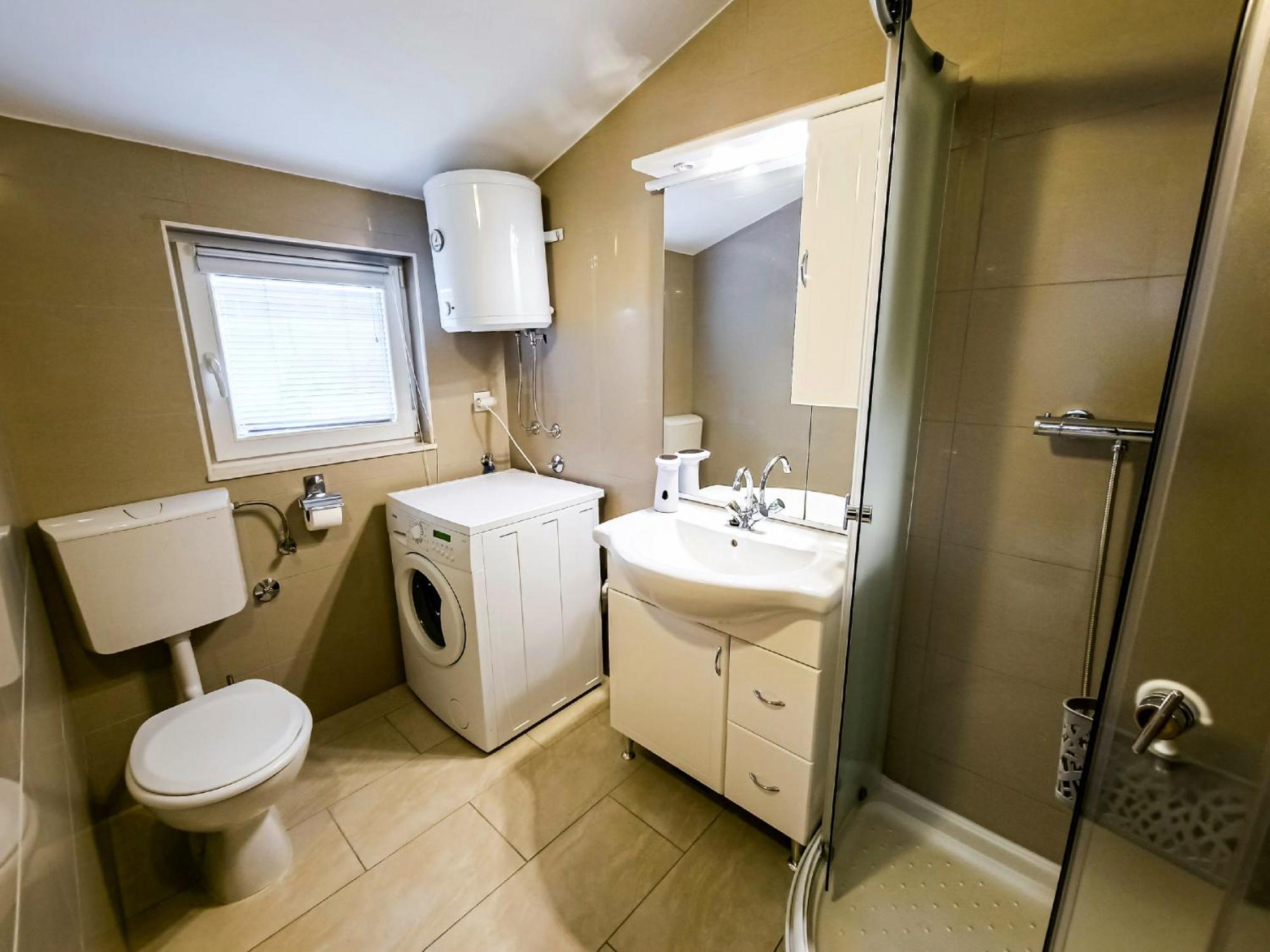 טרוגיר Apartments Mani מראה חיצוני תמונה