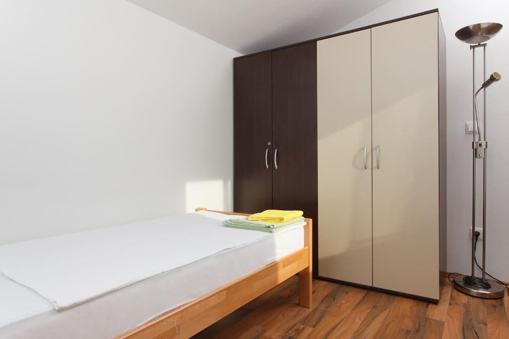 טרוגיר Apartments Mani מראה חיצוני תמונה