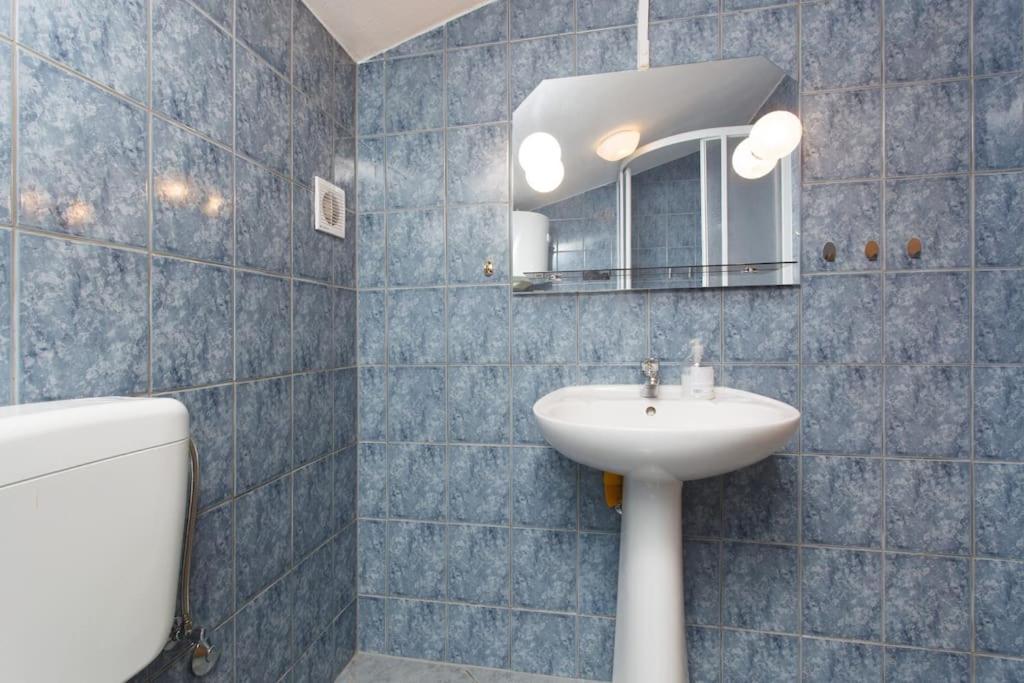 טרוגיר Apartments Mani מראה חיצוני תמונה