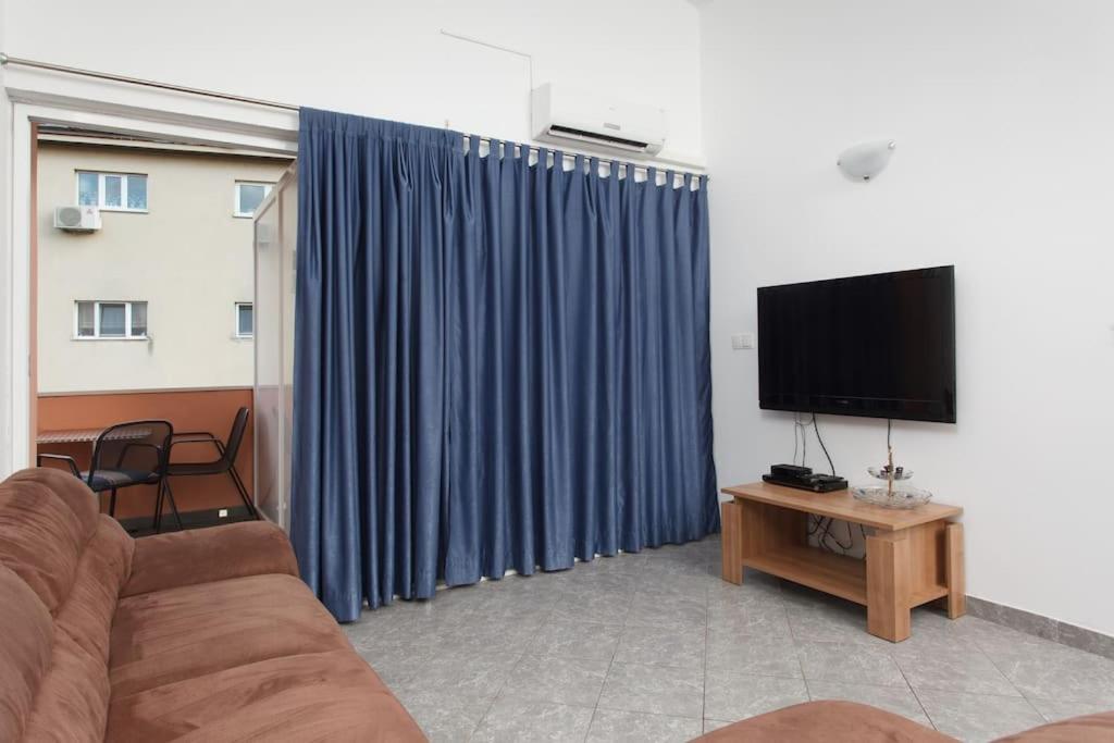 טרוגיר Apartments Mani מראה חיצוני תמונה