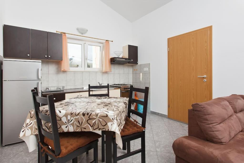טרוגיר Apartments Mani מראה חיצוני תמונה