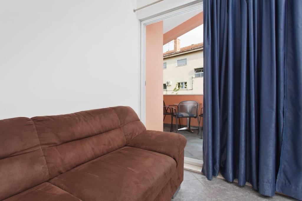 טרוגיר Apartments Mani מראה חיצוני תמונה