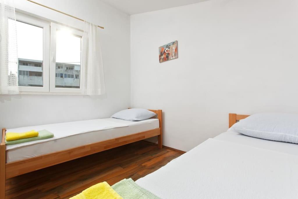 טרוגיר Apartments Mani מראה חיצוני תמונה