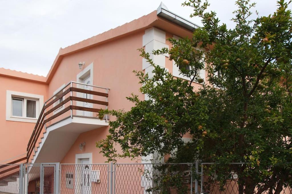 טרוגיר Apartments Mani מראה חיצוני תמונה
