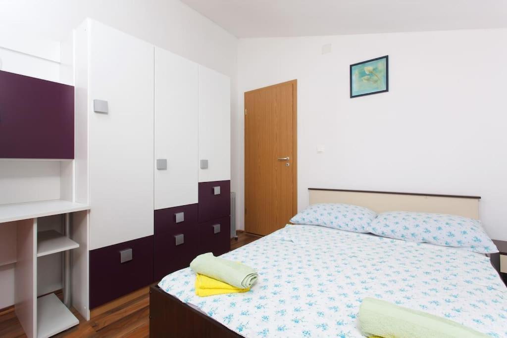 טרוגיר Apartments Mani מראה חיצוני תמונה