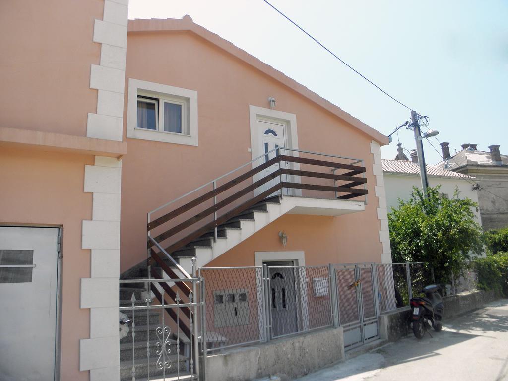 טרוגיר Apartments Mani חדר תמונה